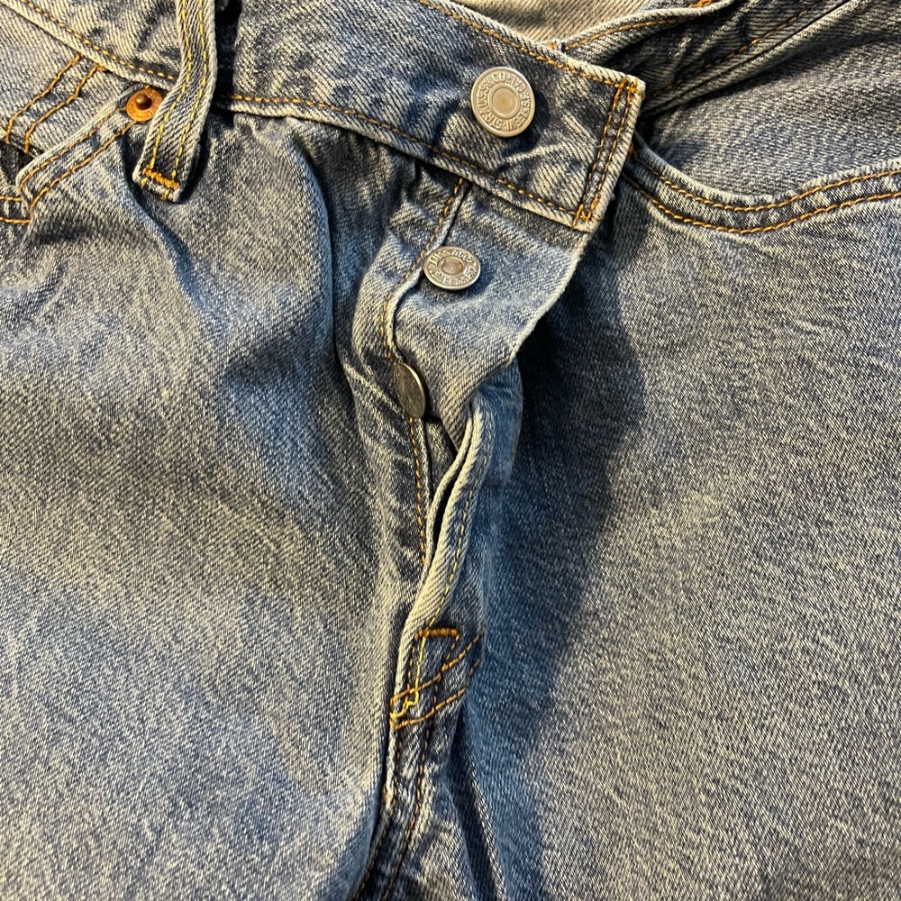 Womens Levi’s 501 jeans